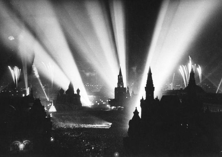 Moskova, Nazi Almanyası - 9 Mayıs 1945'te zaferi kutluyor.